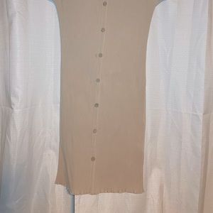 A tight body stunting comfortable dress